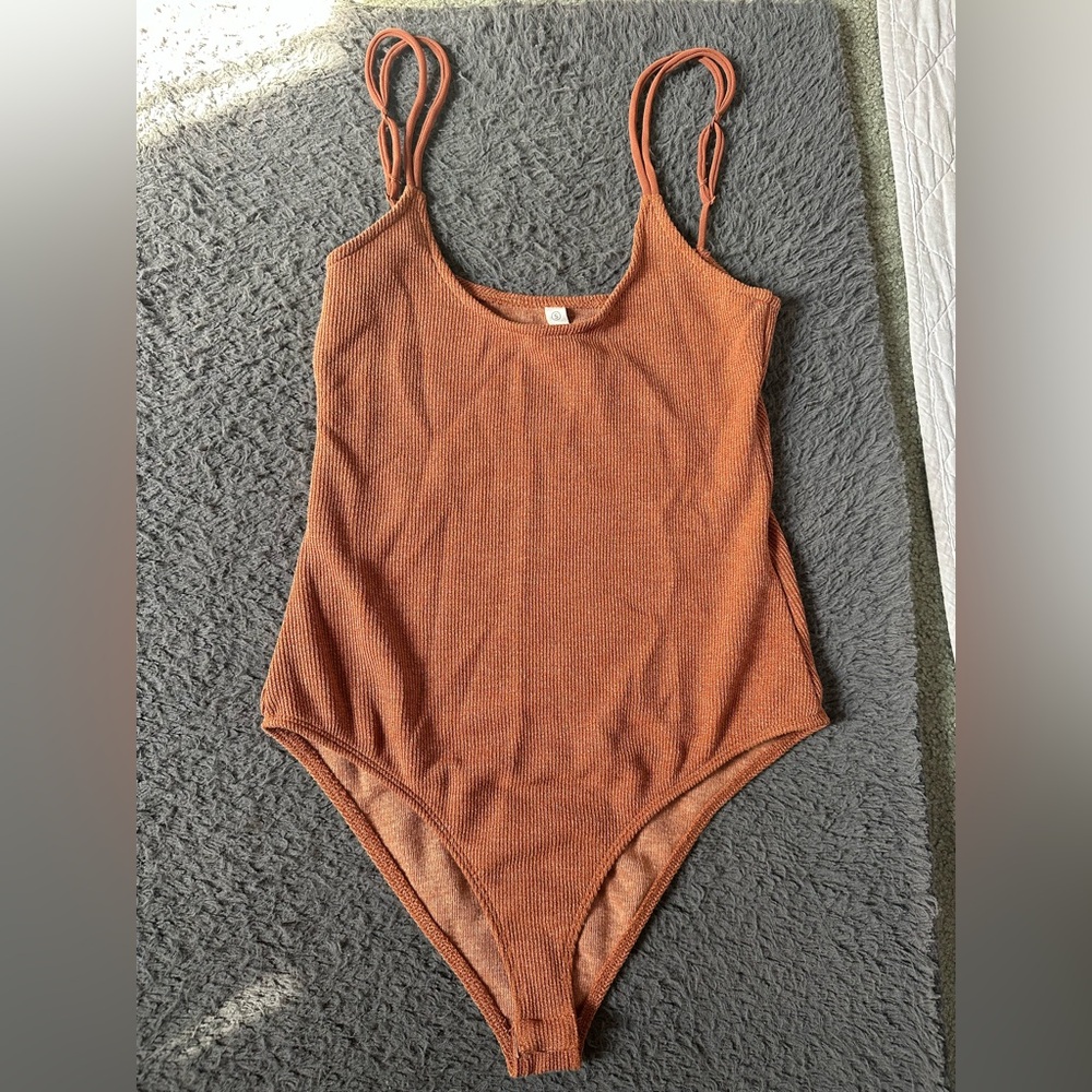 Wishlist ribbed rust colored bodysuit adjustable straps, size small